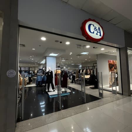 Imagem de interna da loja c&a