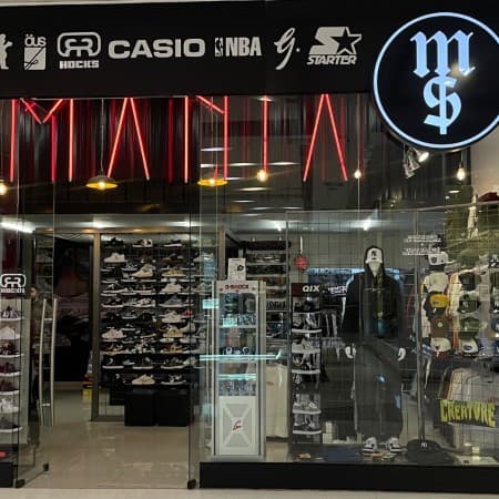 Logo da loja mania street wear